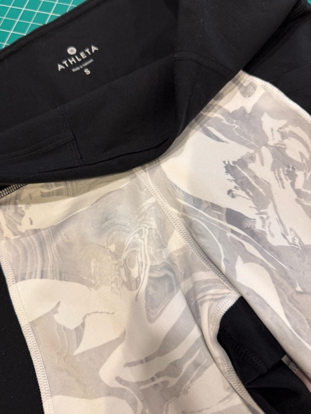Athleta Colorblock Leggings Marble Print Black Pink Size S - Picture 3 of 5